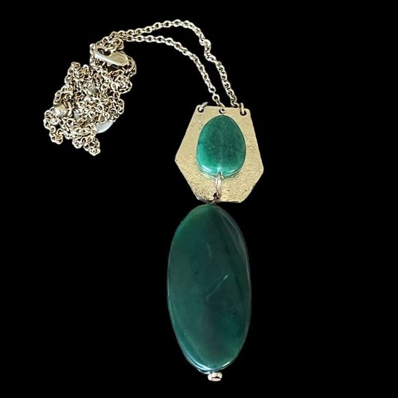 Unique Style Gold Plated Geometric Green Stone Pendant Necklace Stunning - Picture 1 of 5